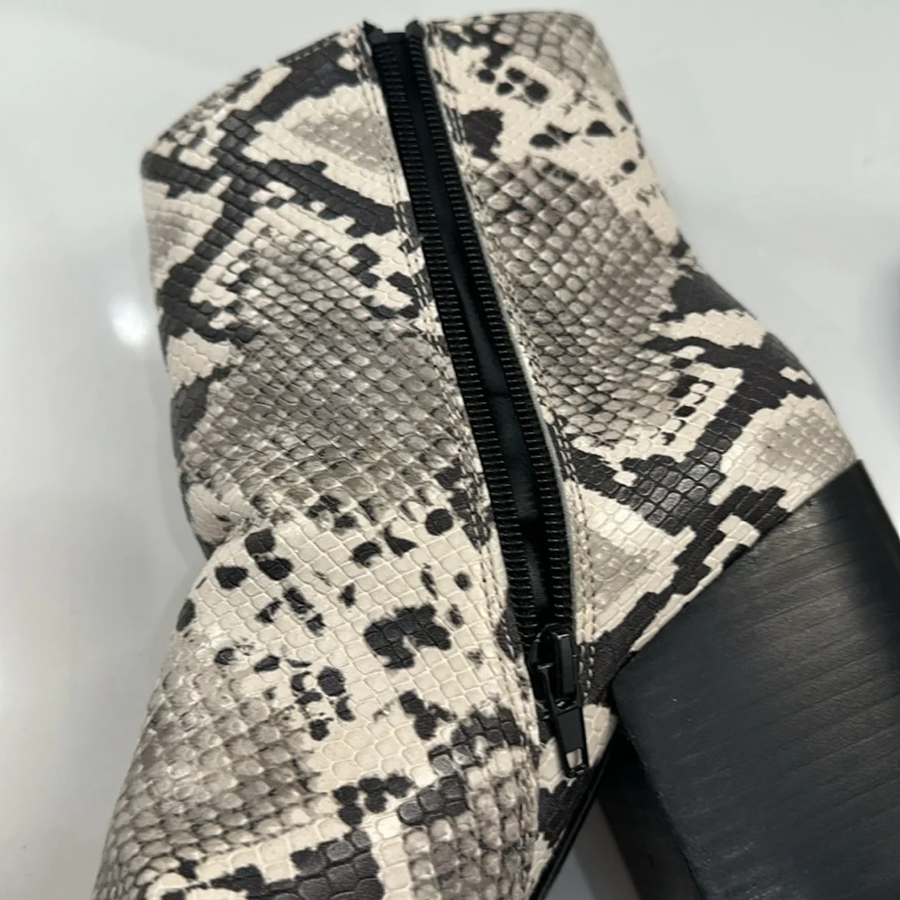 Madden girl boots, 3 inch heal, reptile, black, gray, and cream. Smoke free home